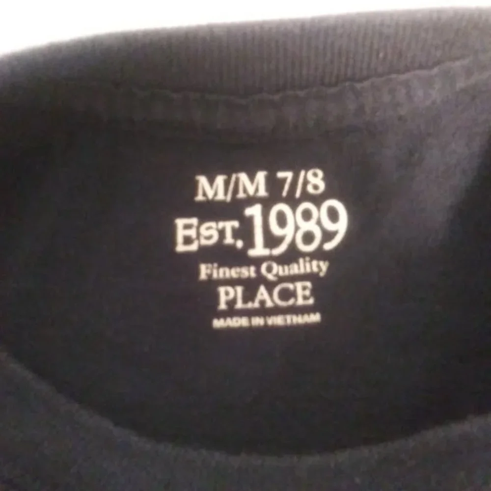 Finest Quality Place Est. 1989 boys size 7/8 navy blue and yellow shirt